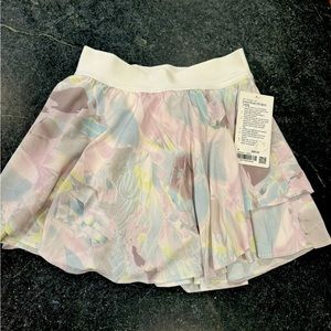 Lululemon Court rival HR skirt size 4.